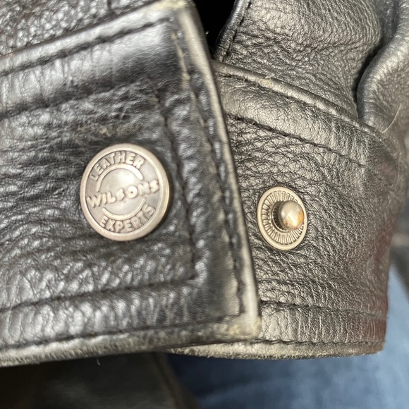 Vintage Wilson’s Genuine Leather Coat - Picture 6 of 11